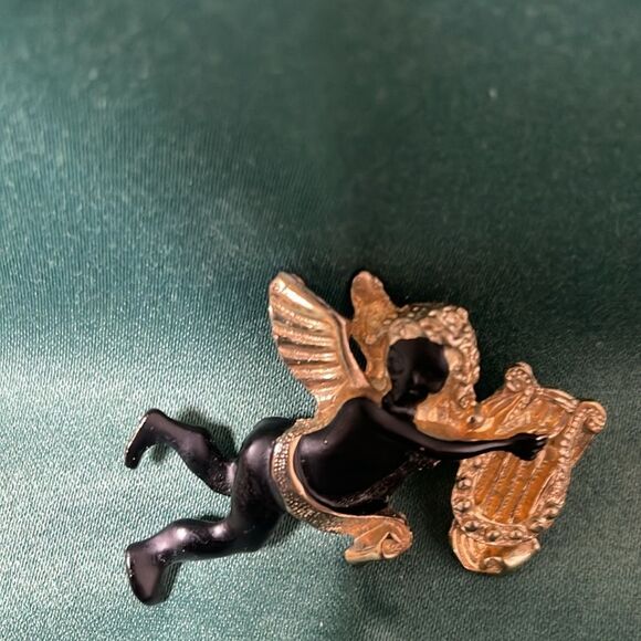 Vintage Black and Gold Angel Figurine Brooch - Picture 4 of 6